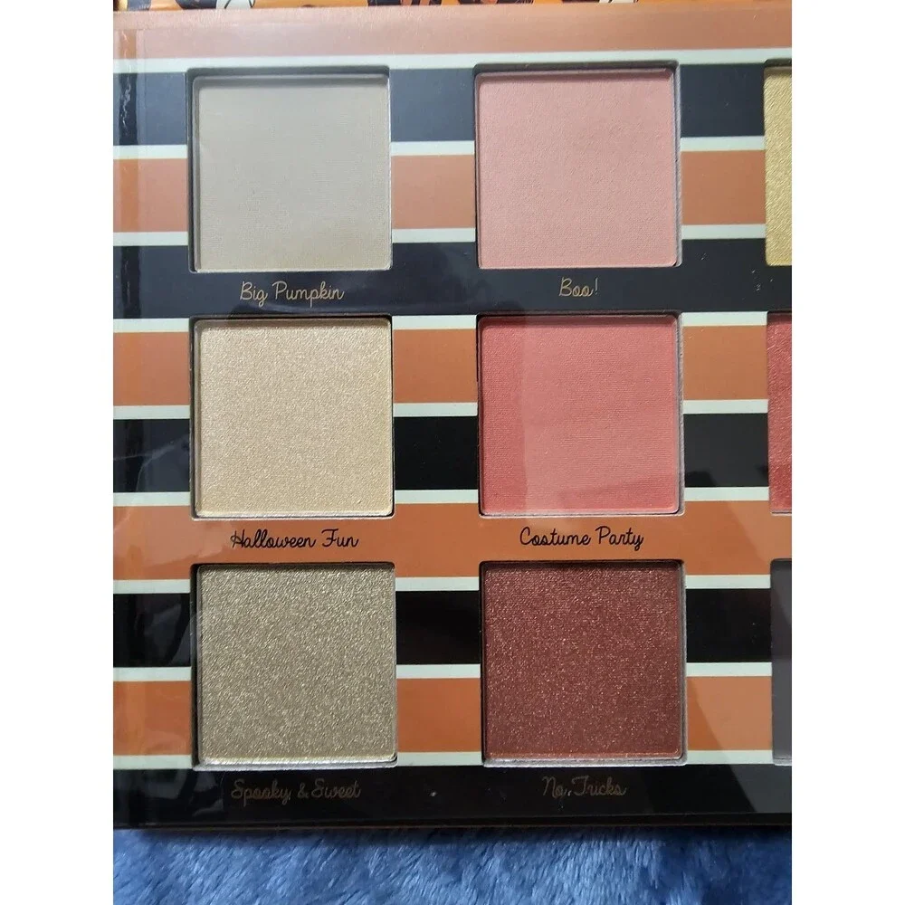 Disney Winnie the Pooh Halloween Eyeshadow Palette Pressed Powder 0.74 oz